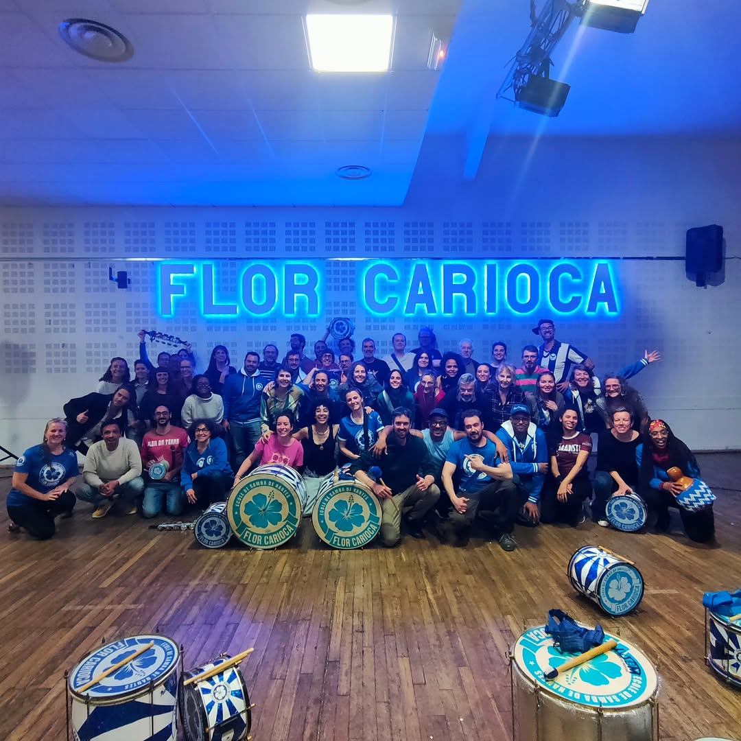 🪘Flor Carioca a eu la chance de recevoir au sein de son école pour deux soirées de stage @boca_rum_oficial qui pratique depuis son plus jeune âge le tambour "rum".

🤲 Boca Rum a transmis et partagé 